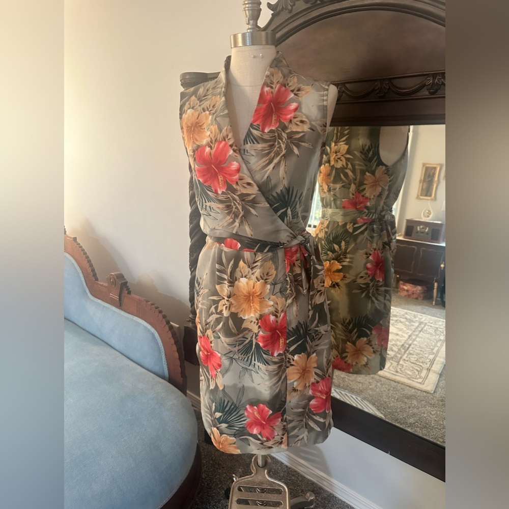 VTG Floral Wrap Around Dress Size 8